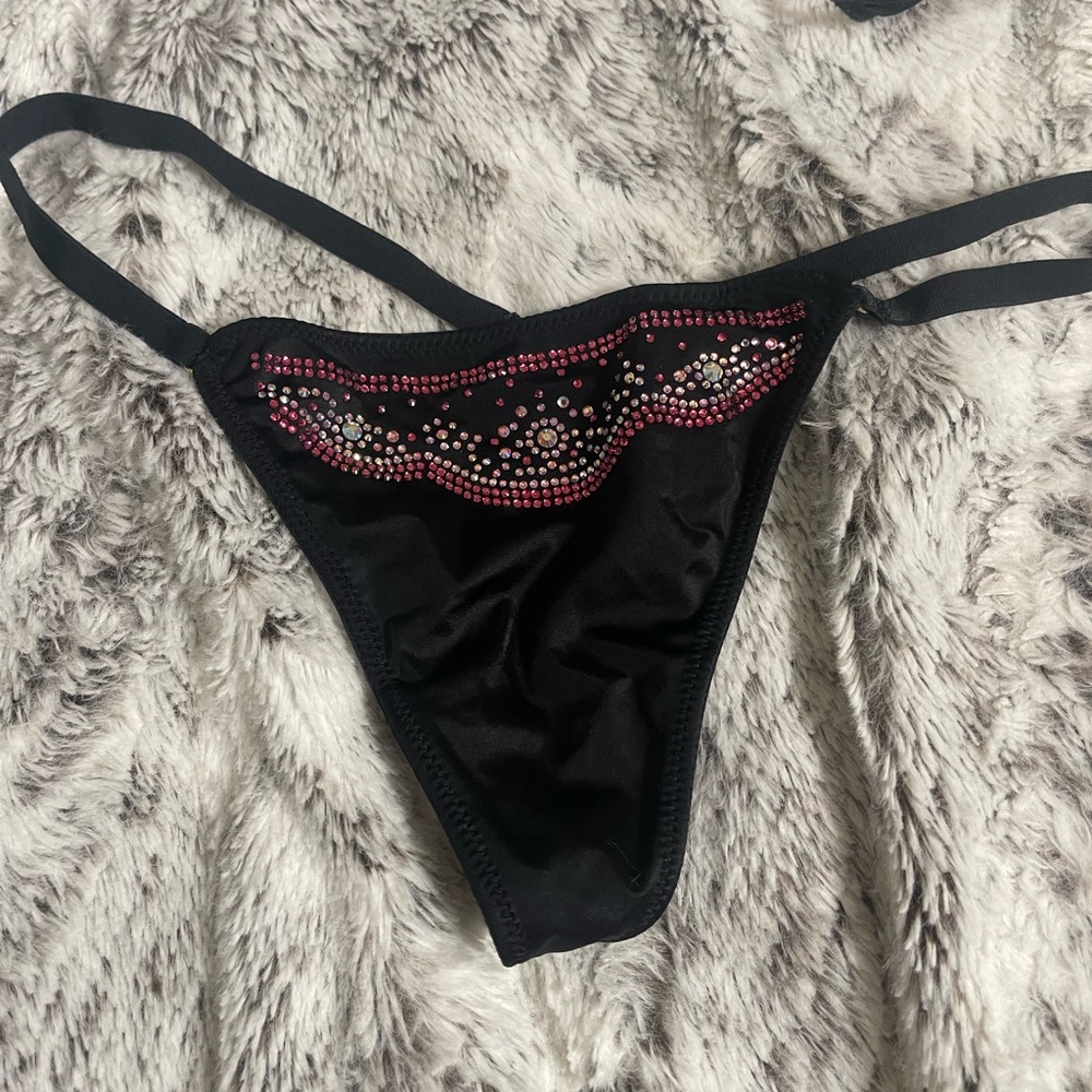 Victoria’s Secret limited edition swavorski crystal vstring o/s
